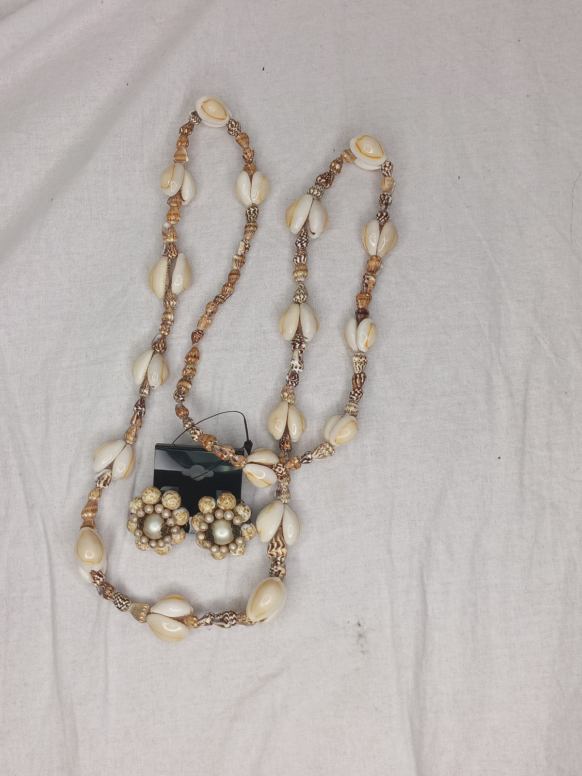 Vintage  Shell Necklace & Earrings Set
