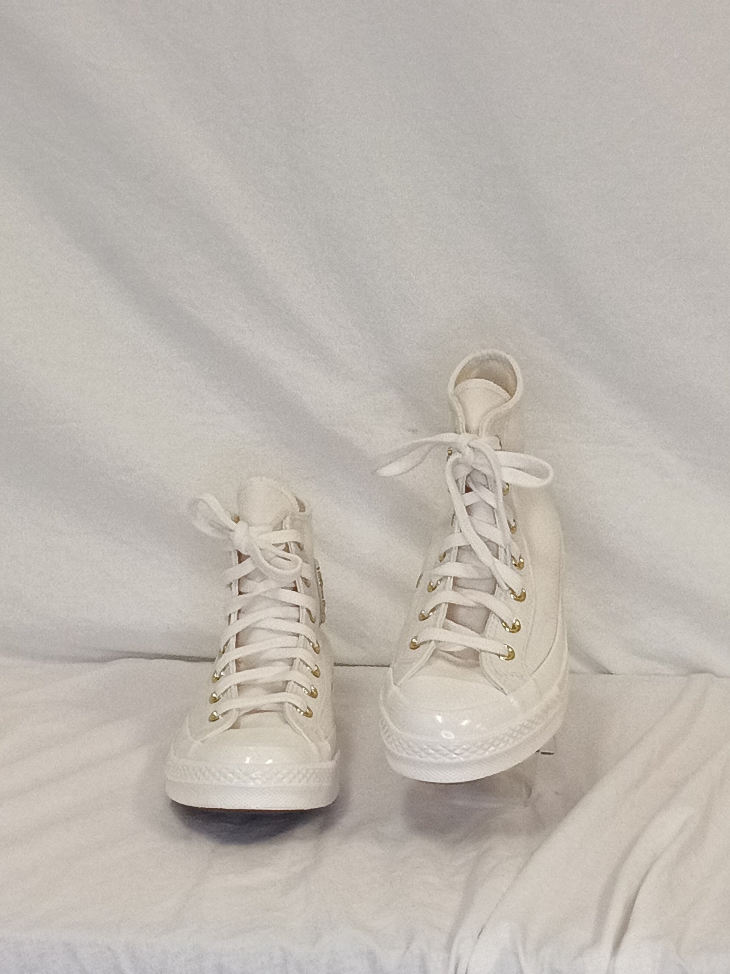 NWOT Converse All Star Hightops Gold Emblem