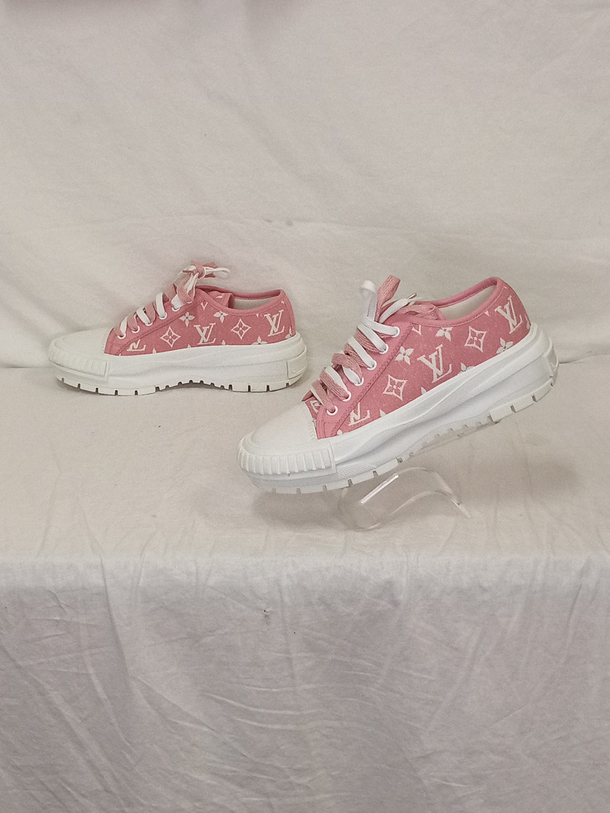 Louis Vuitton Squad Low Top Shoes