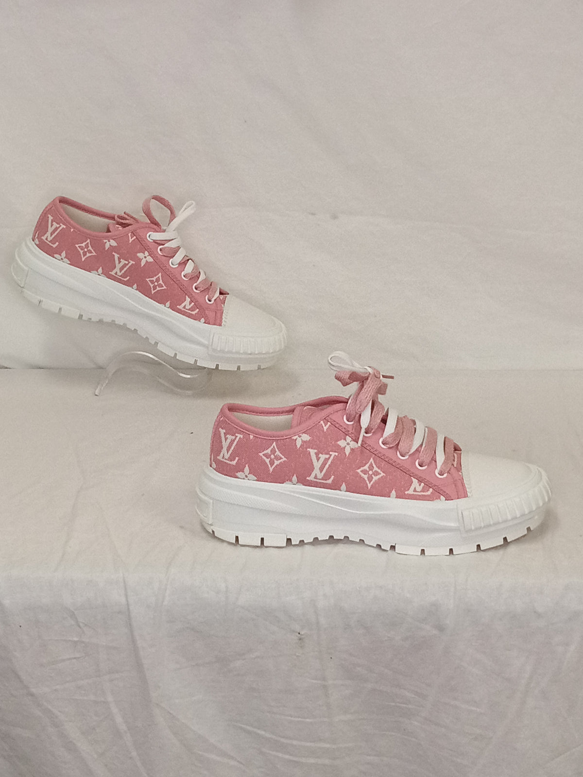 Louis Vuitton Squad Low Top Shoes