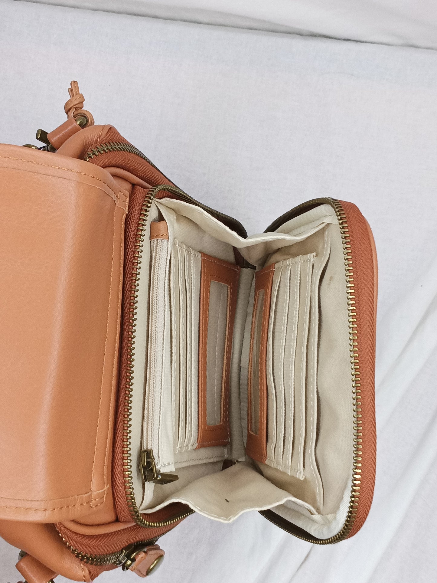 Minooy Thea Crossbody